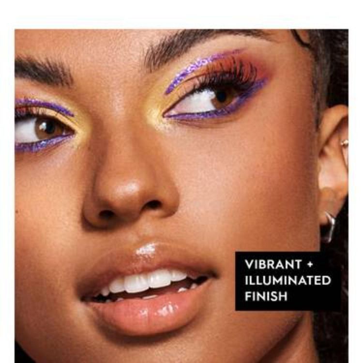 Urban Decay
All Nighter Vitamin C Hydrating Setting Spray
(118ml)