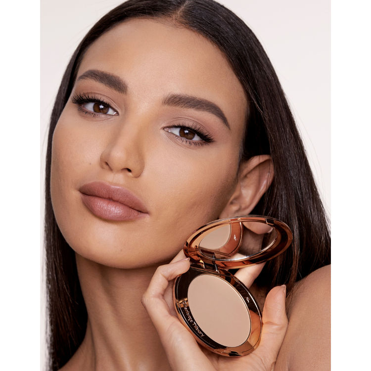 Charlotte Tilbury Airbrush Flawless Finish Powder (8 gm)